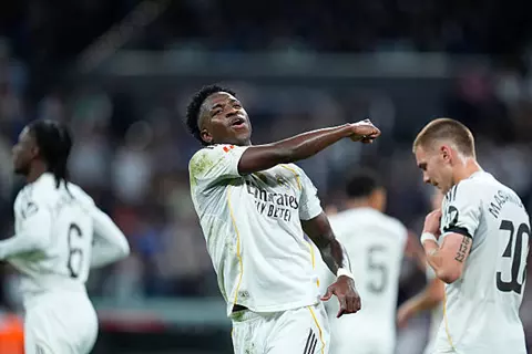 سباق البرازيليين في دوري الأبطال.. فينيسيوس أمام فرصة ذهبية لمعادلة كاكا